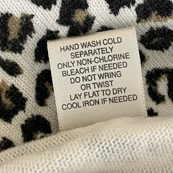 Christopher & Banks Leopard Print Cardigan Sweater Button Up 3/4 Sleeve Large - Picture 7 of 8